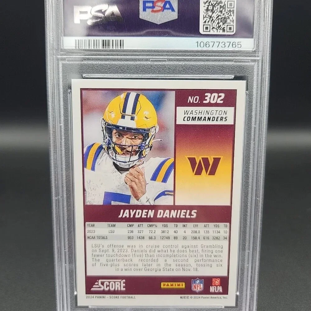 2024 Score - Rookies Jayden Daniels #302 (RC) PSA 8